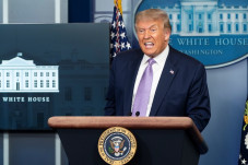 Trump Tetap Yakin Ledakan...
