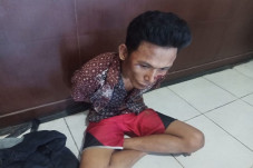Butuh Uang Berobat Anak,...