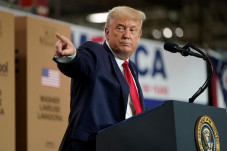 Trump Mulai Mainkan...