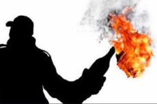 Pelempar Bom Molotov...