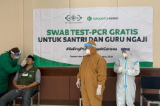 Cegah COVID-19 di Pesantren,...