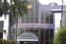 Mahasiswa Amikom Raih...