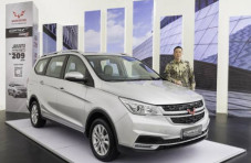 Wuling Motors Luncurkan...