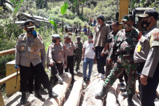 Desa Muara Tolang Terisolir...