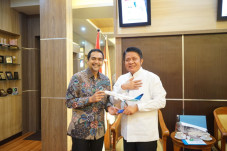 Mulai Penerbangan, Pimpinan...