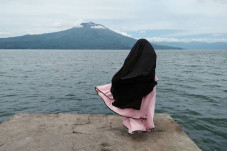 Berjilbab Tapi Modelnya...