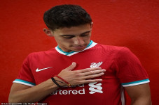 Liverpool Resmi Rekrut...