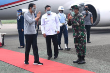 Jokowi Tinjau Fasilitas...