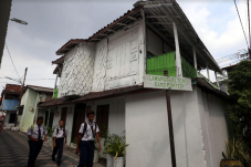 Pemkot Surabaya Survei...