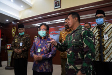 Sengketa Lahan antara...