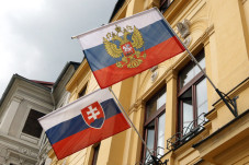 Slovakia Usir Tiga Diplomat...