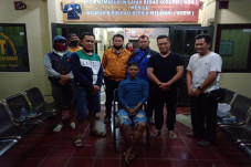 Dini Hari, Polisi Bekuk...