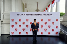 Presiden Anugerahi Wakil...