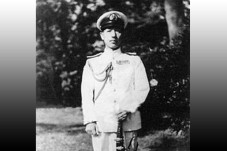 Laksamana Maeda di Antara...