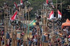 Perpanjang PSBB transisi,...