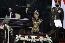 Baca Selengkapnya, Teks...