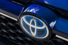 Dipimpin Toyota, Penjualan...