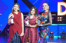 Dengan Tiara Mendominasi,...