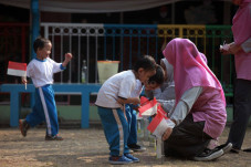 Larang Warga Gelar Lomba...