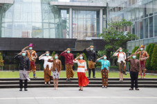 Tanpa Peserta Upacara,...