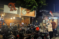 Tak Jaga Jarak, Masker...