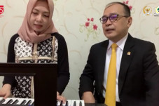 Bersama Istri, Anggota...