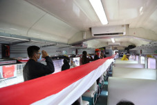 Bentangan Bendera Merah...