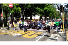 Tepat 10.17 WIB, Pengendara...