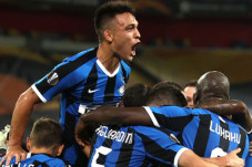Lautaro Martinez: Campuran...