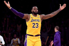 Jelang vs Blazers, LeBron...