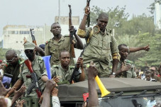 Militer Mali Berjanji...