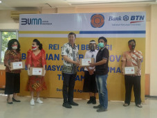 REI - BTN Bagikan Ribuan...