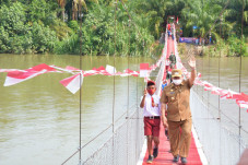 Jembatan Merdeka Penghubung...