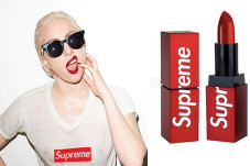 Supreme Pamerkan Lipstik...