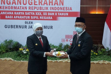 Khofifah Minta Guru...