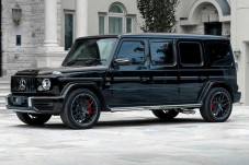 Mercedes-Benz Luncurkan...
