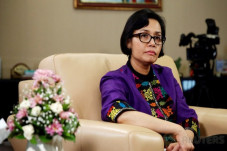 Tak Kuasa, Sri Mulyani...