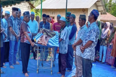 Ambil Upahan Panen Sawit,...