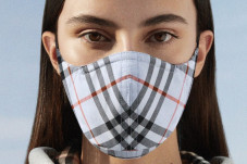 Burberry Bikin Masker...