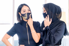 Tampil Fashionable dengan...