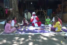 Di Tengah Pandemi, Siti...