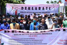 Deklarasi di Tugu Proklamasi,...