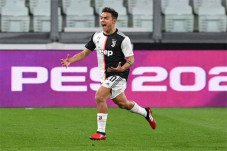 Pirlo Pertahankan Dybala,...