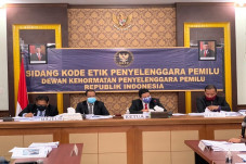 DKPP Periksa Ketua hingga...