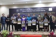 Industri Hiburan Butuh...