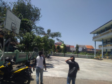 Tiga Bendera Merah Putih...