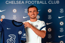 Tinggalkan Leicester,...