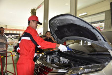 Tips Mengganti Oli Mobil...