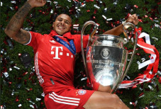 Liverpool Lambat, Thiago...