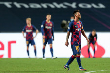 Beda Opini Soal Messi,...